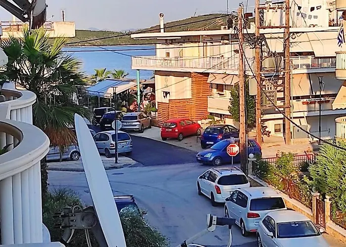 Apartment Captain's House Néa Péramos