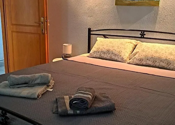 Captain's House - 2 Bedrooms Apartament Néa Péramos