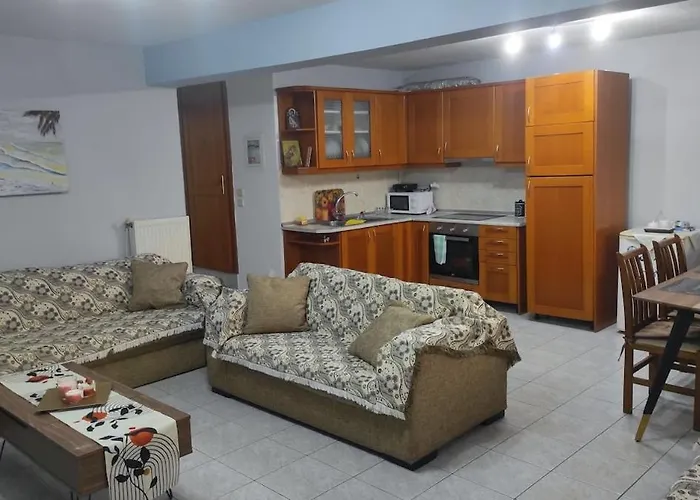 Captain's House - 2 Bedrooms Apartament Néa Péramos